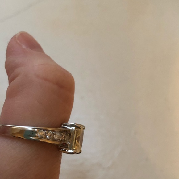 Ring - Picture 4 of 4